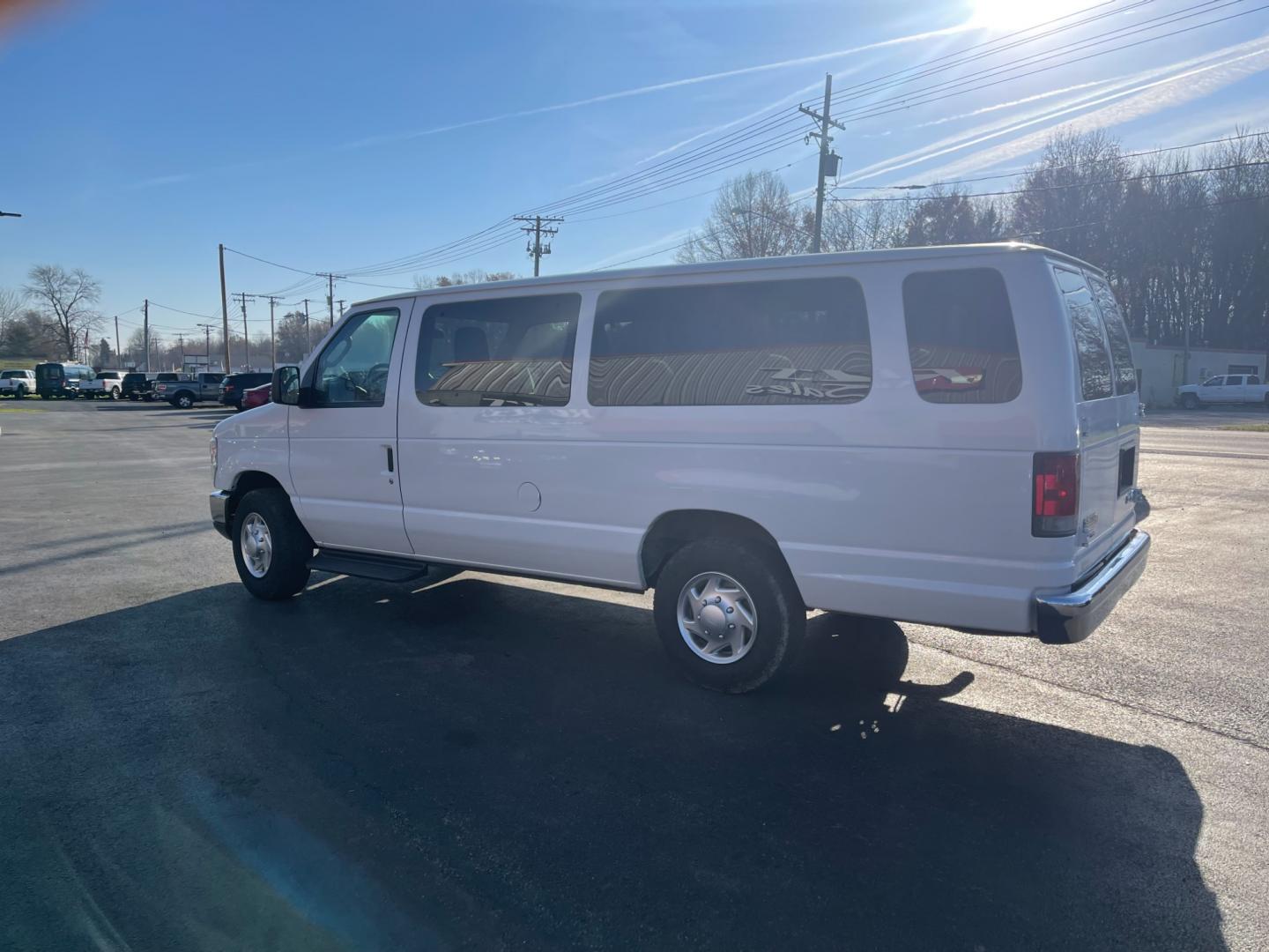 2013 White /Gray Ford E-Series Wagon E-350 XLT Super Duty Extended (1FBSS3BL8DD) with an 5.4L V8 SOHC 16V FFV engine, 4-Speed Automatic transmission, located at 547 E. Main St., Orwell, OH, 44076, (440) 437-5893, 41.535435, -80.847855 - Photo#12